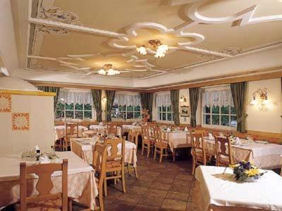 Hotel Garni Soreie Pozza di Fassa Exterior foto