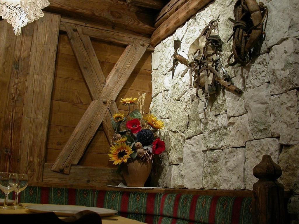 Hotel Garni Soreie Pozza di Fassa Exterior foto